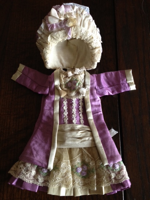 dress and bonnet 33ѡ٥β