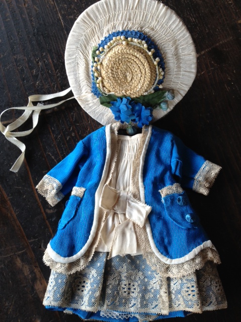 Silk dress,straw hat for small bebeβ
