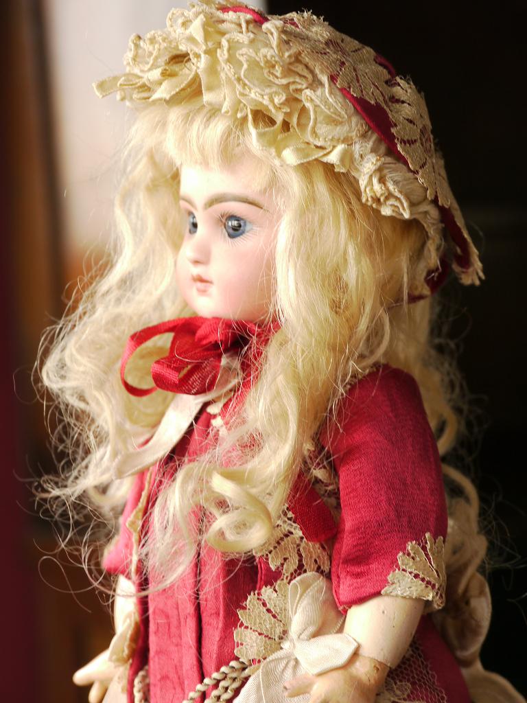 Silk Dress, Bonnet for small bebeβ