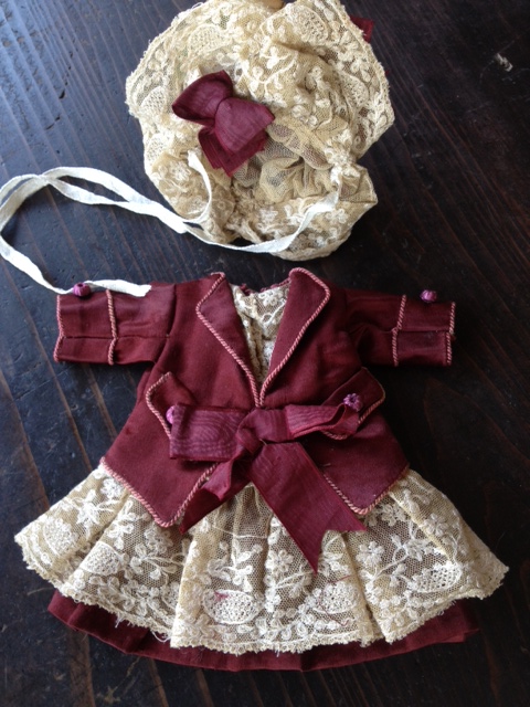 Silk dress, bonnet for small bebeβ